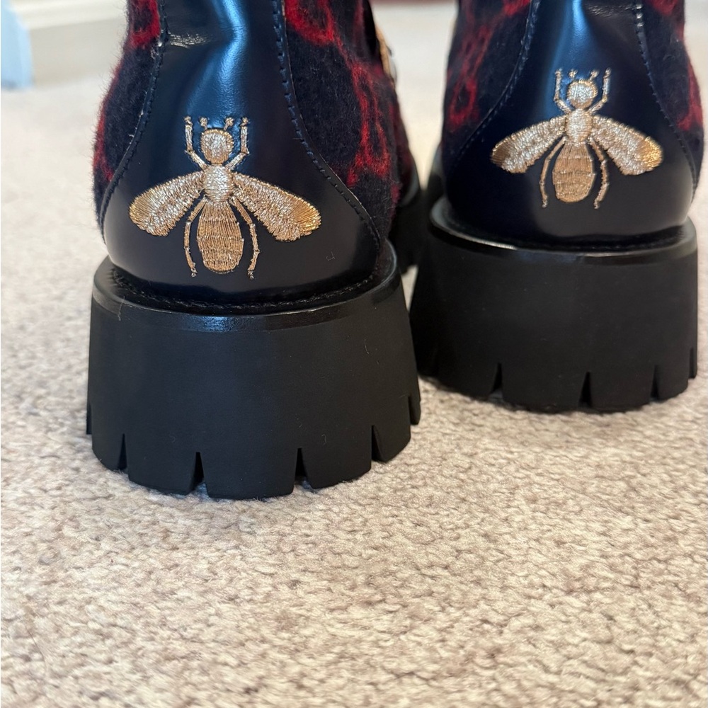 Gucci Loafers in Deep Blue and Red with Gold Detail - Picture 3 of 7